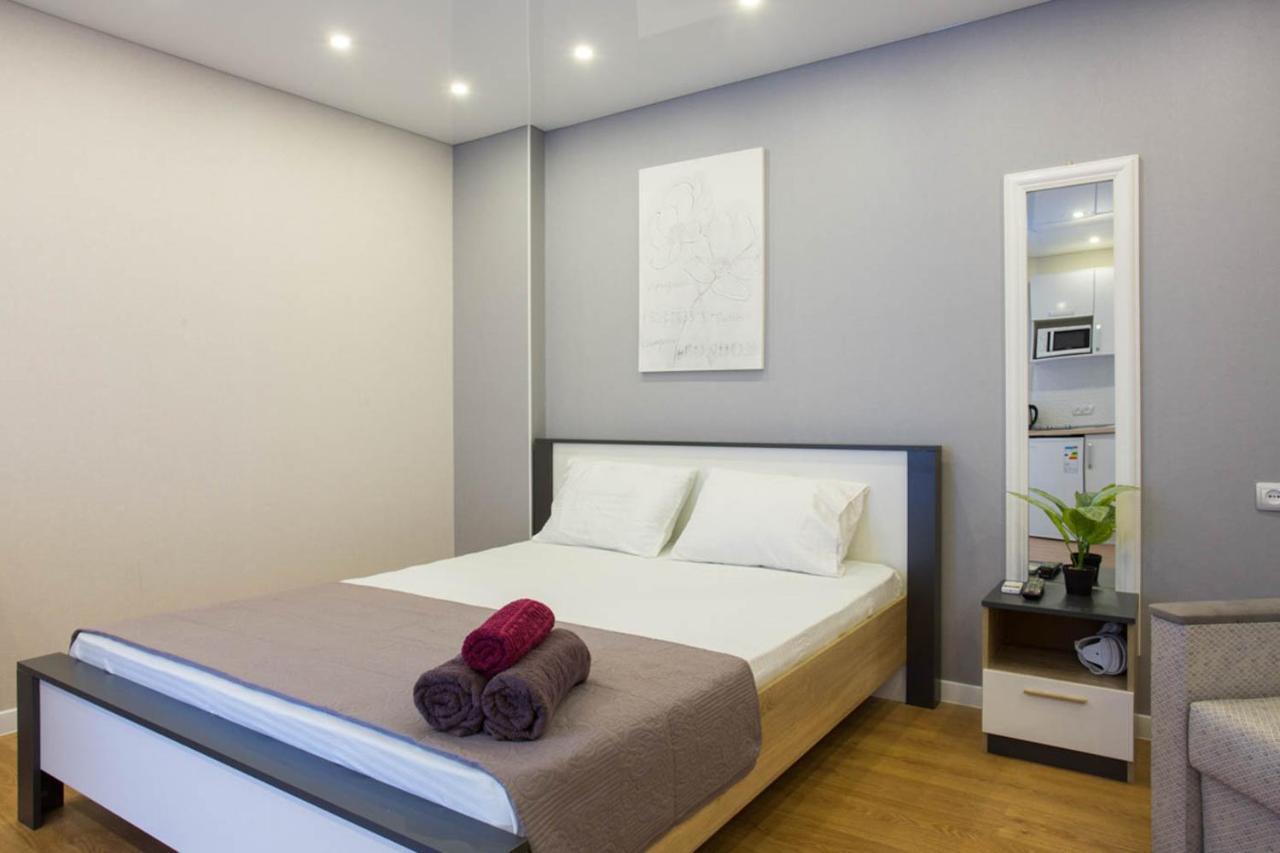 Studio Near Metro Yaroslava Mudroho, Universytet - Mykoly Khvylovoho Str 5-3 Kharkiv Eksteriør billede