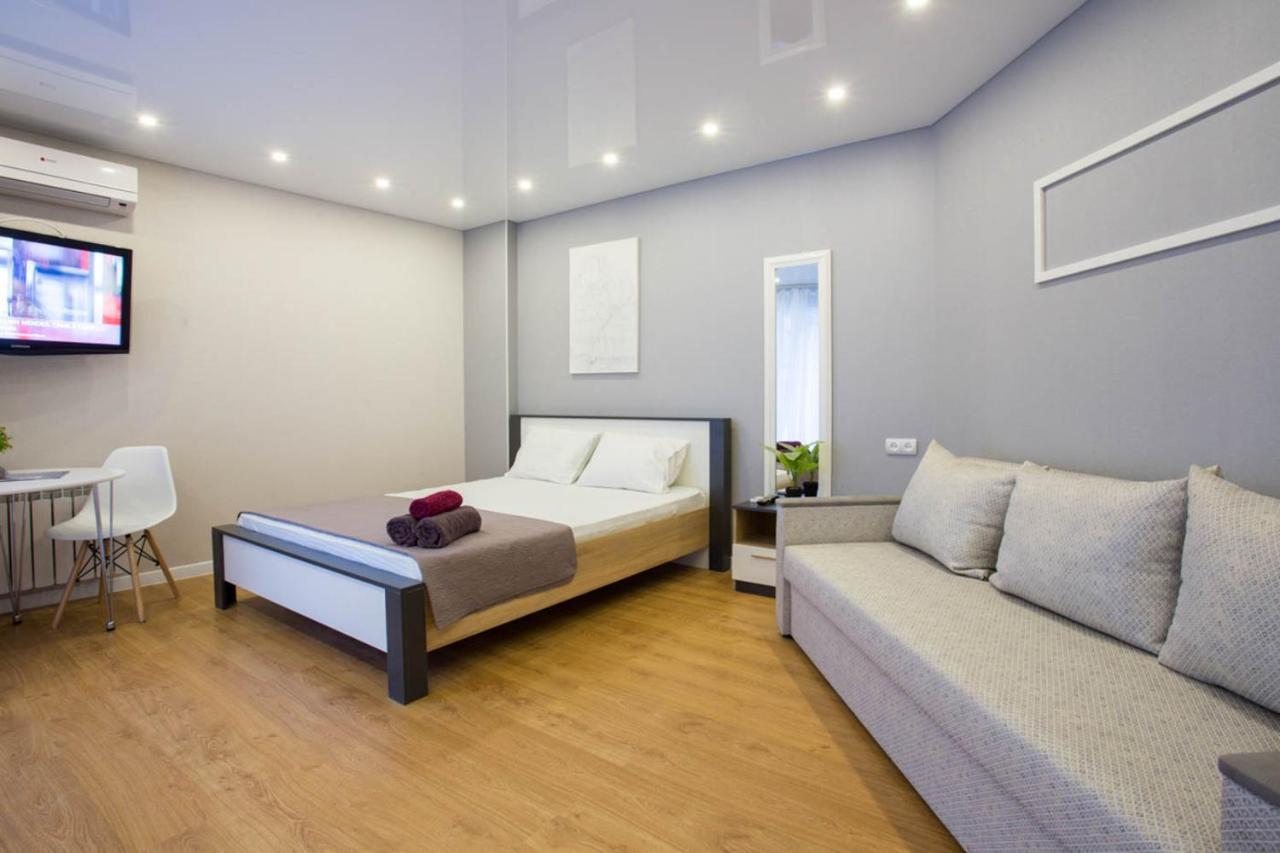 Studio Near Metro Yaroslava Mudroho, Universytet - Mykoly Khvylovoho Str 5-3 Kharkiv Eksteriør billede